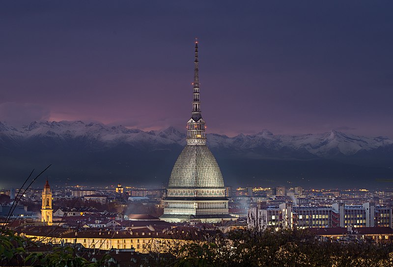 mole antonelliana di sera