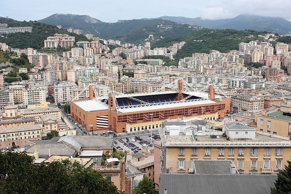 stadio luigi ferraris di genova con il quartiere marassi